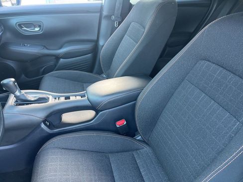 Used 2023 Honda HR-V Sport image 8