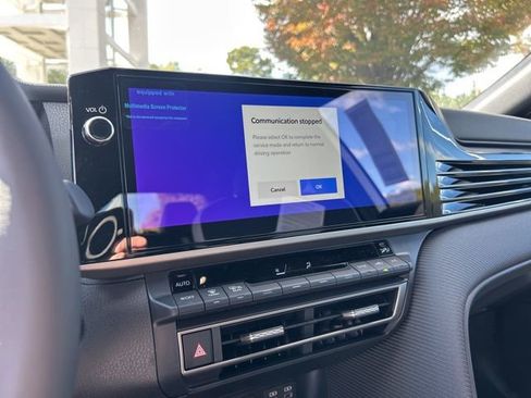 New 2026 Toyota Camry Hybrid FWD image 22