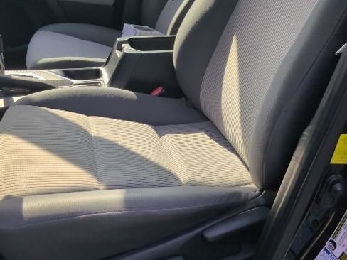 Used 2015 Toyota RAV4 LE AWD/4WD image 11