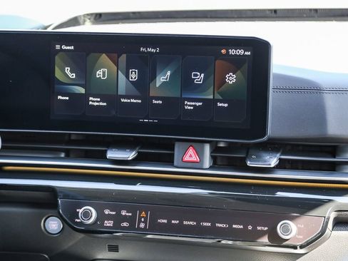Certified 2025 Kia Carnival SX Prestige FWD image 14