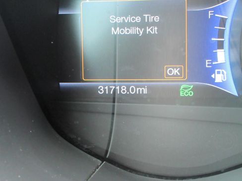 Used 2020 Ford Fusion SE FWD image 30