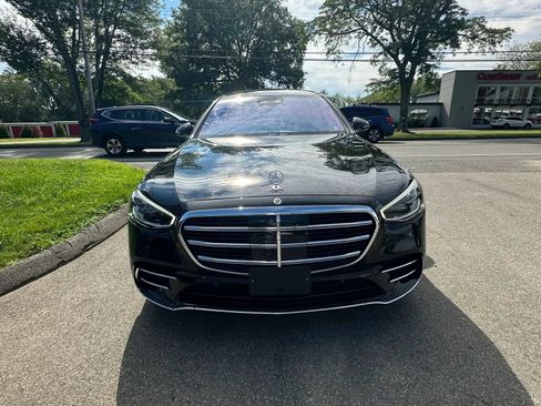 Used 2022 Mercedes-Benz S 580 4MATIC Sedan image 2