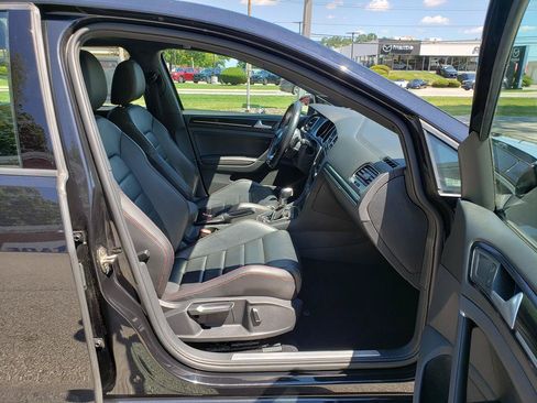 Used 2017 Volkswagen GTI Autobahn FWD image 18