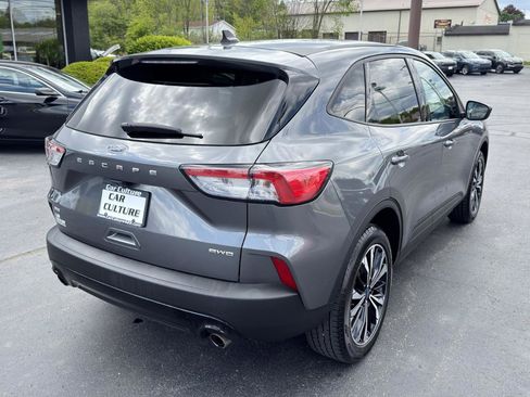 Used 2022 Ford Escape SE w/ SE Sport Appearance Package AWD/4WD image 18