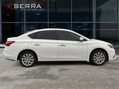 Used 2016 Nissan Sentra S image 6