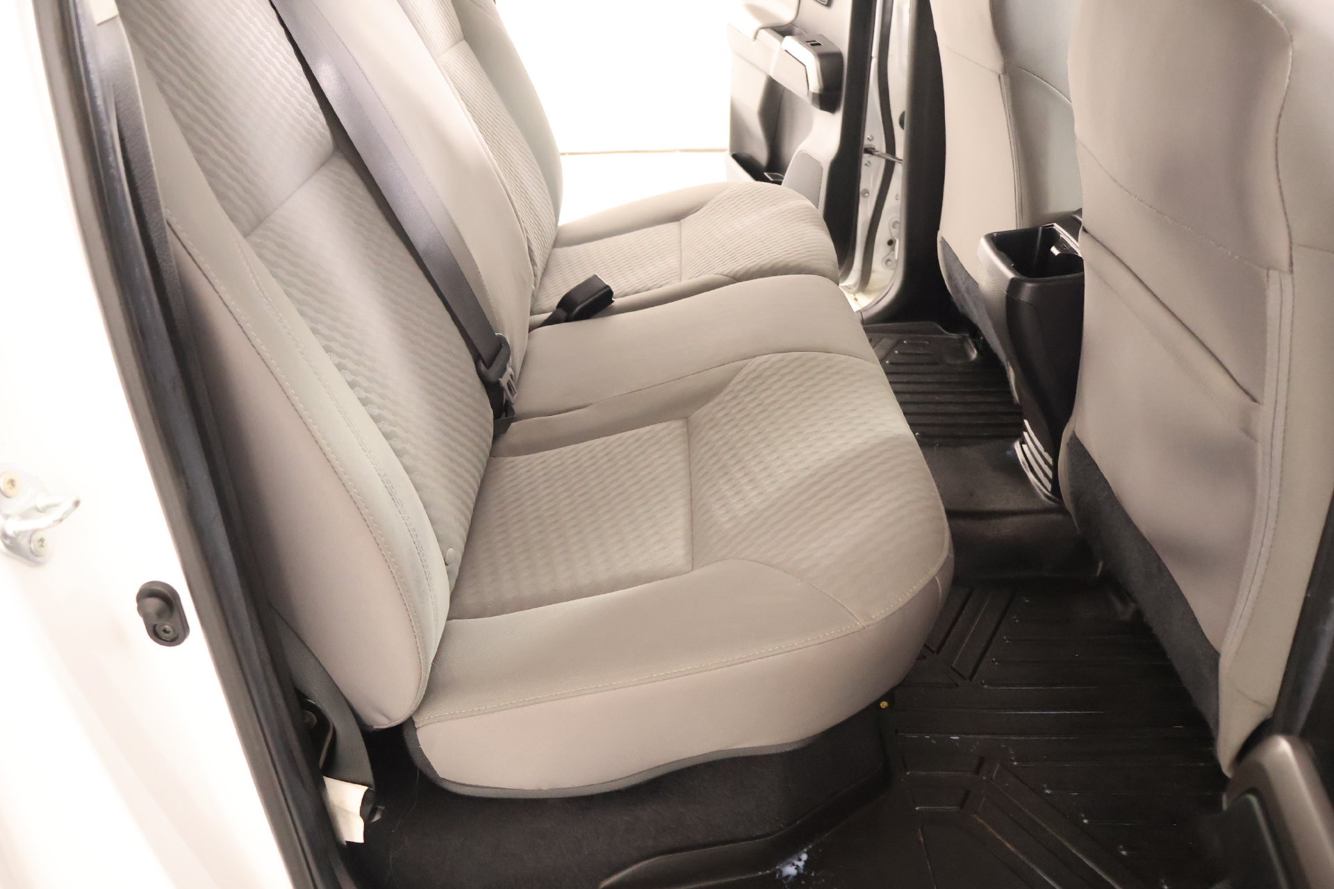 Used 2022 Toyota Tacoma SR5 w/ SR5 Appearance Package (SM) RWD image 13