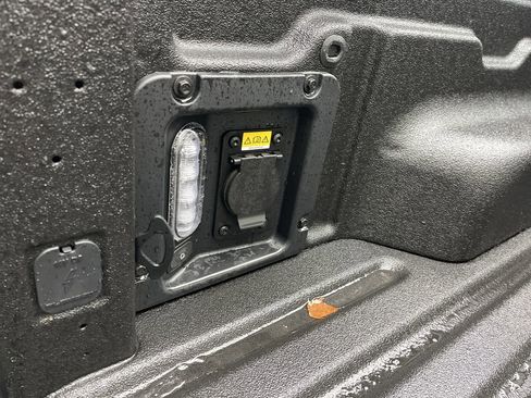 New 2025 Ford Maverick XLT w/ XLT Luxury Package image 28