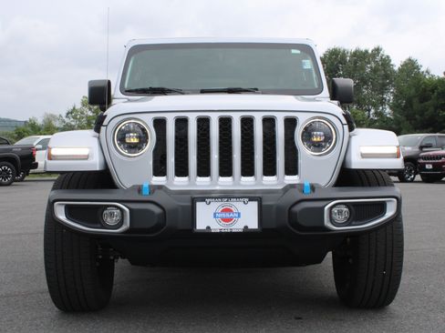 Used 2023 Jeep Wrangler Unlimited Sahara w/ Cold Weather Group AWD/4WD image 3