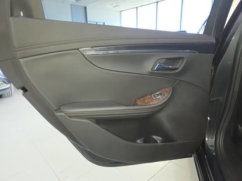 Used 2014 Chevrolet Impala LTZ FWD image 19