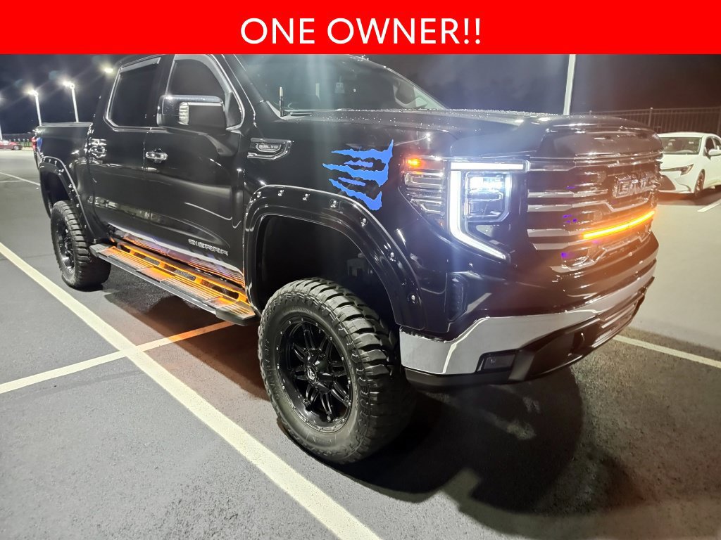 Used 2023 GMC Sierra 1500 SLT w/ SLT Premium Package AWD/4WD image 3
