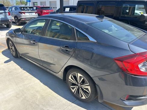Used 2018 Honda Civic EX-L image 8