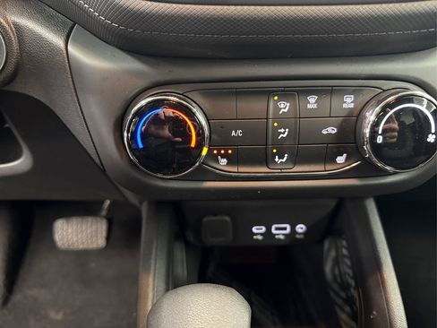 Used 2023 Chevrolet TrailBlazer LT image 29