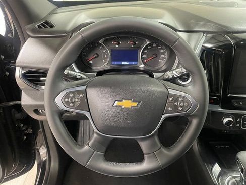 Used 2023 Chevrolet Traverse LT image 14