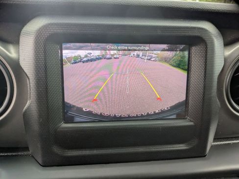 Used 2022 Jeep Wrangler Unlimited Sport AWD/4WD image 16