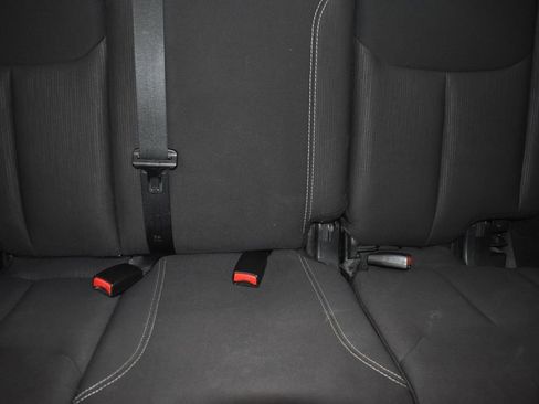 Used 2015 Jeep Wrangler Unlimited Rubicon w/ Connectivity Group image 26