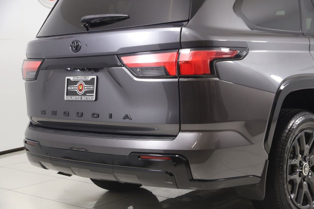Used 2024 Toyota Sequoia Platinum AWD/4WD image 48