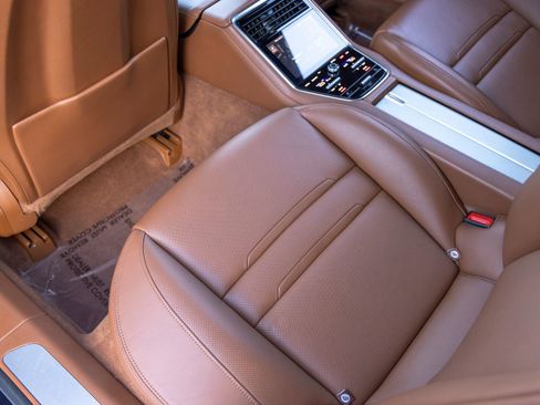 Used 2022 Porsche Panamera GTS image 46