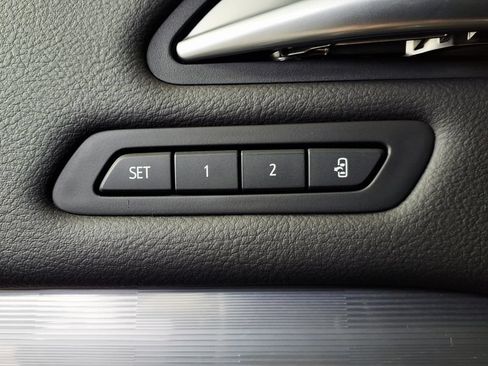 Used 2025 Cadillac XT4 Premium Luxury FWD image 18