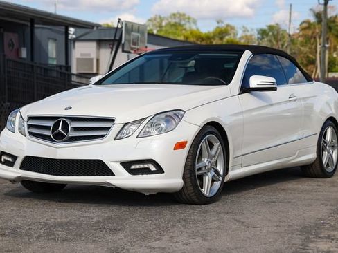 Used 2011 Mercedes-Benz E 550 Cabriolet w/ Premium 2 Pkg image 4