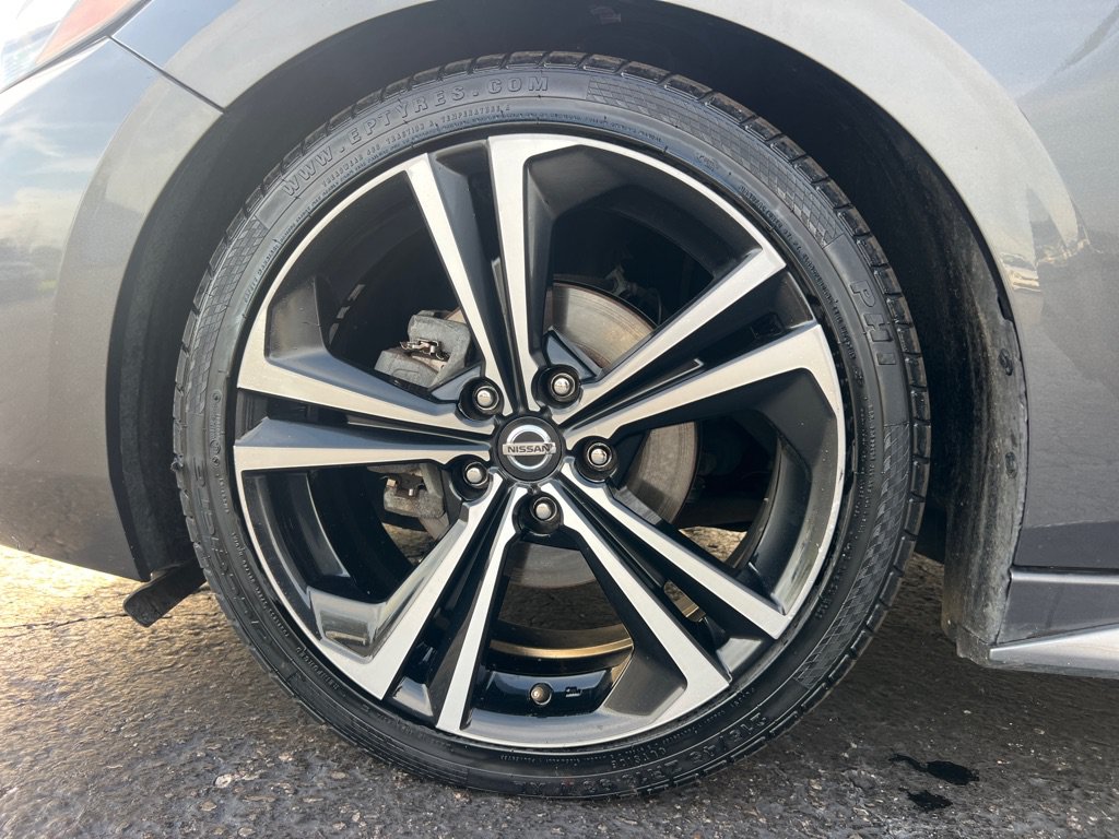 Used 2020 Nissan Sentra SR w/ Trunk Package FWD image 30