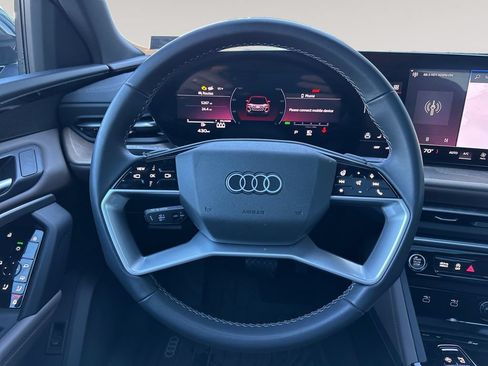 Used 2025 Audi Q5 Premium w/ Convenience Package AWD/4WD image 12
