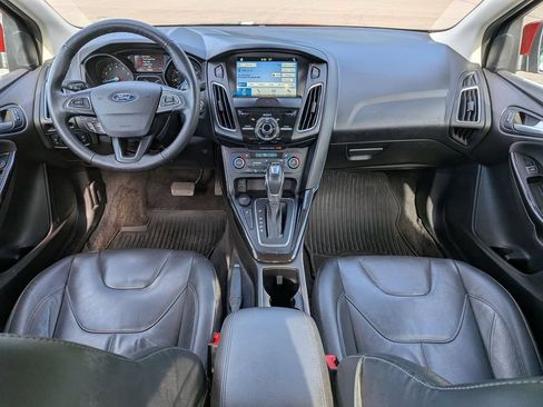 Used 2018 Ford Focus Titanium w/ Titanium Technology Package FWD image 17
