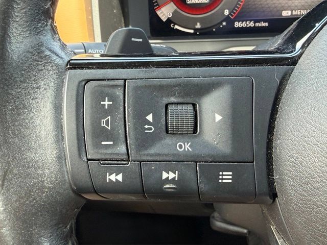Used 2021 Nissan Rogue Platinum FWD image 21