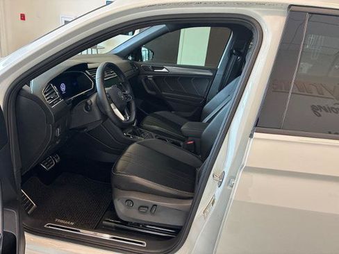 Used 2022 Volkswagen Tiguan SE R-Line FWD image 13