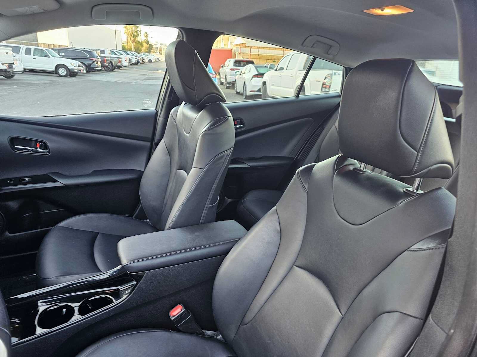 Used 2017 Toyota Prius Prime Advanced FWD image 22