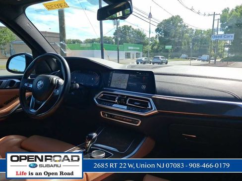 Used 2022 BMW X5 xDrive40i w/ Premium Package AWD/4WD image 18