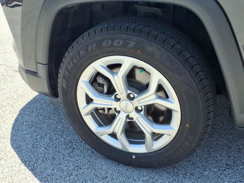 Used 2024 Jeep Compass Latitude AWD/4WD image 18