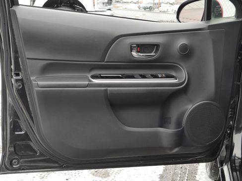 Used 2016 Toyota Prius C Four image 29