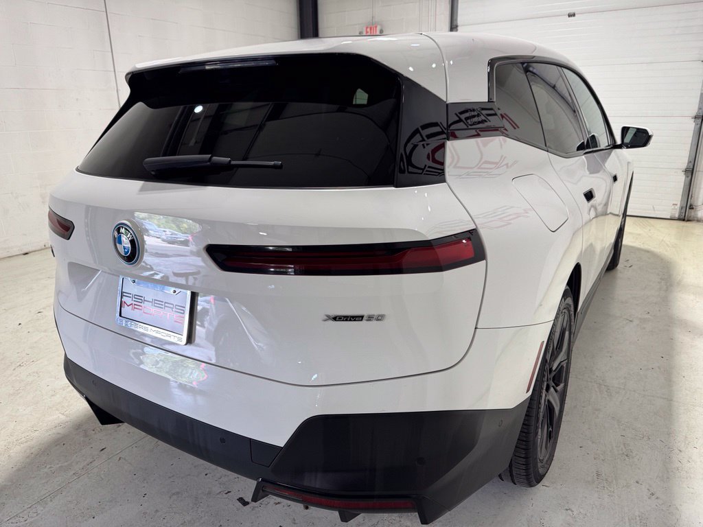 Used 2024 BMW iX xDrive50 w/ Premium Package AWD/4WD image 7