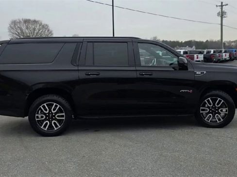 Certified 2021 GMC Yukon XL AT4 image 9