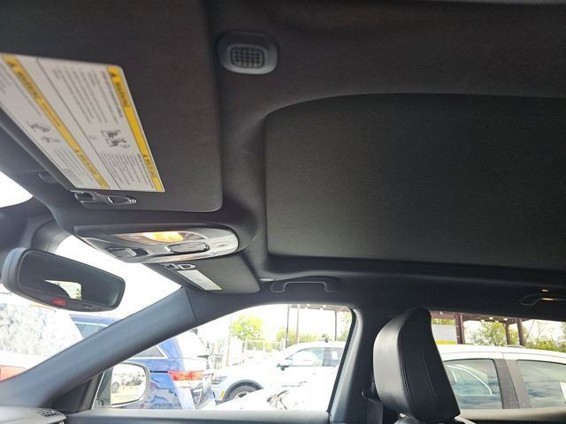 Used 2025 Jeep Compass Latitude w/ Sun & Sound Group AWD/4WD image 14