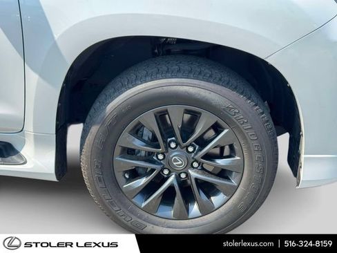 Used 2023 Lexus GX 460 Premium w/ Premium Package AWD/4WD image 6