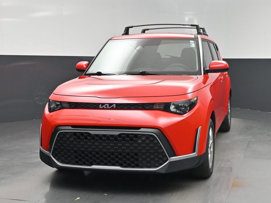 Used 2025 Kia Soul LX w/ LX Technology Package FWD image 6