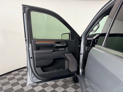 Used 2025 GMC Sierra 1500 Denali AWD/4WD image 29