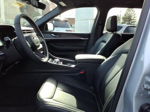 New 2025 Jeep Grand Cherokee L Limited image 7