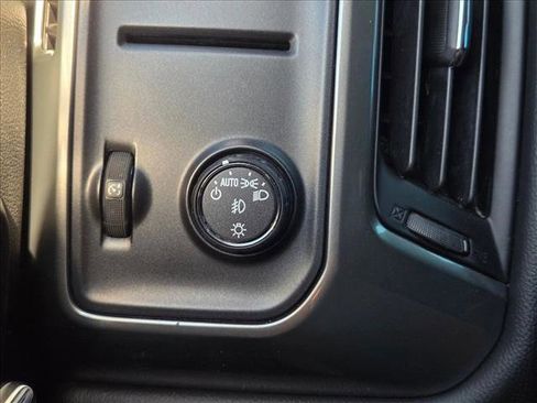 Used 2018 Chevrolet Silverado 1500 LT w/ All Star Edition image 11