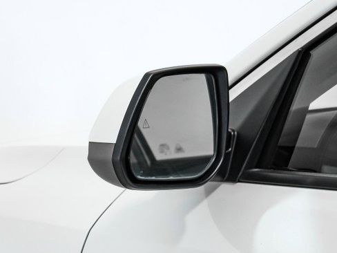 Used 2024 Kia Niro LX image 25