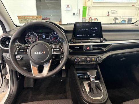 Used 2022 Kia Forte Sedan FWD image 6