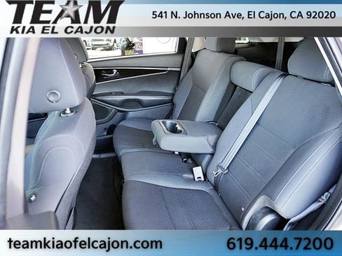 Certified 2019 Kia Sorento FWD image 16