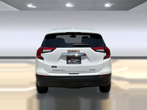 Used 2024 GMC Terrain SLE AWD/4WD image 10