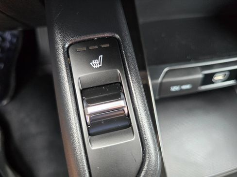 Used 2020 Kia Telluride S w/ S 8 Passenger Seating Package AWD/4WD image 23