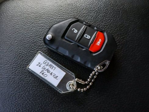 Used 2026 Jeep Gladiator Mojave AWD/4WD image 32