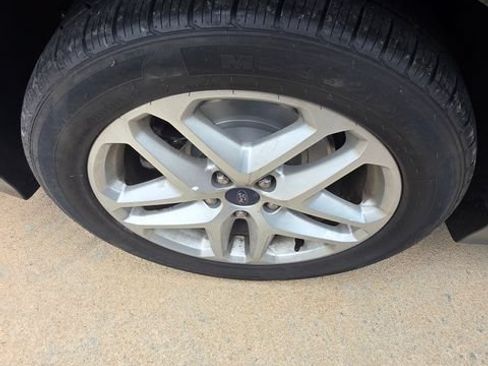 Used 2016 Ford Fusion SE w/ Equipment Group 202A FWD image 19