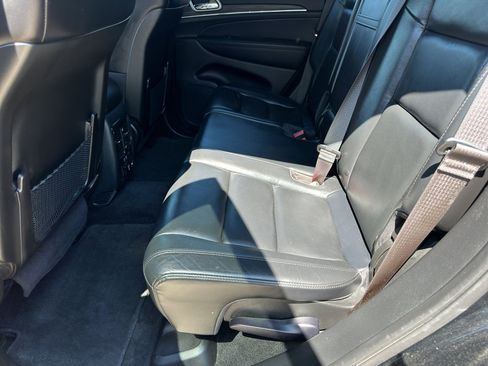 Used 2022 Jeep Grand Cherokee Limited image 10