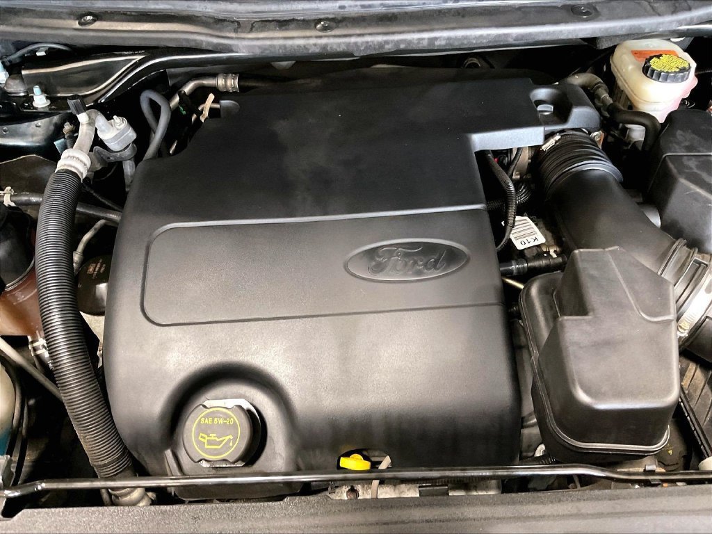 Used 2016 Ford Explorer XLT w/ Equipment Group 202A AWD/4WD image 36