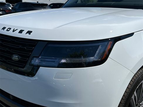 New 2025 Land Rover Range Rover SE image 7